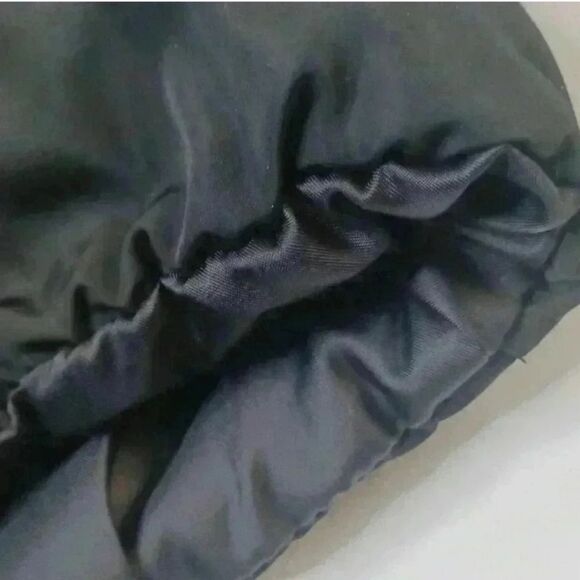 Black Puffer Vest - Picture 12 of 12